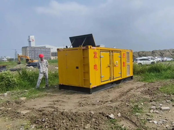 鼎城200KW柴油发电机机组每小时的油耗量受哪些因素影响？